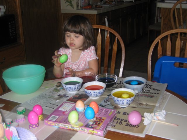 eastereggcoloringtimeapril20072.jpg